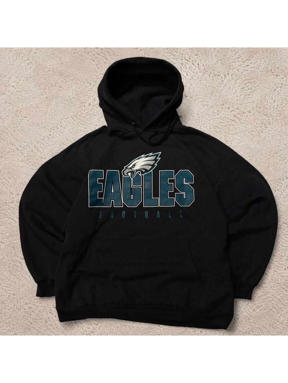 Beautiful vintage Philadelphia Eagles heavyweight cotton hoodie.